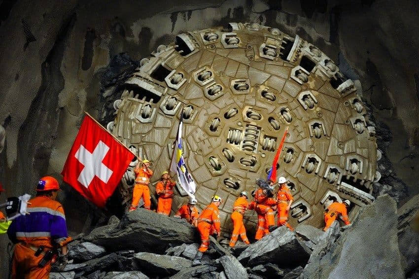 (VIDEO) Svečano se otvara najduži tunel na svijetu, prolazi kroz Alpe i dug je 57 kilometara (VIDEO) Svečano se otvara najduži tunel na svijetu, prolazi kroz Alpe i dug je 57 kilometara