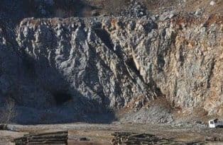 Neiskorišćeno bogatstvo: “Bekommerc” će eksploatisati kamen sa ležišta “Sitnica” Neiskorišćeno bogatstvo: “Bekommerc” će eksploatisati kamen sa ležišta “Sitnica”