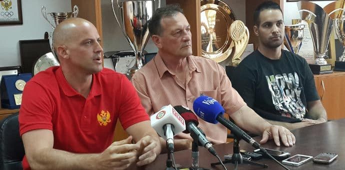 OBRADOVIĆ: Čvrstom odbranom i strpljivim napadom do povoljnog rezultata OBRADOVIĆ: Čvrstom odbranom i strpljivim napadom do povoljnog rezultata