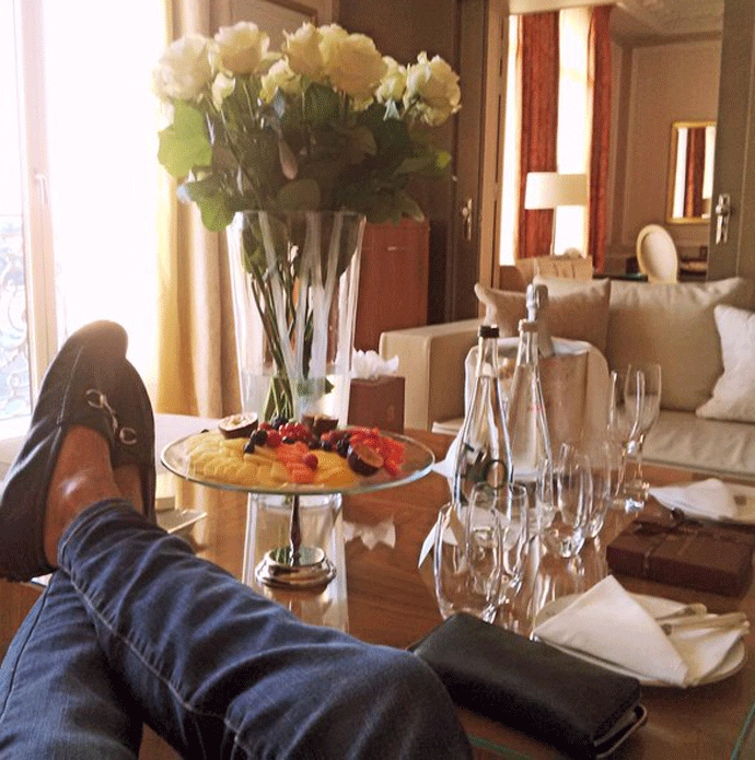 Muška sponzoruša: ,,Imam momka koji mi sve plaća,, Muška sponzoruša: ,,Imam momka koji mi sve plaća,,