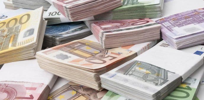 Sa državnog računa "skinuo" 263.000 eura Sa državnog računa "skinuo" 263.000 eura