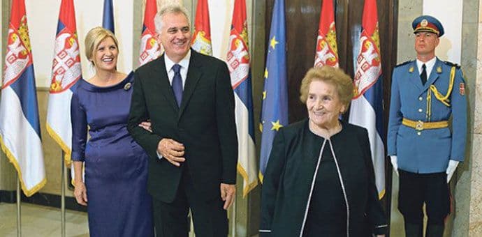 Zlatna papuča: Tašta se uvalila Tomi u rezidenciju! Zlatna papuča: Tašta se uvalila Tomi u rezidenciju!