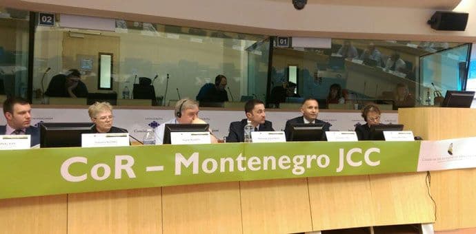 Jačati kadrovske resurse i obezbijediti sredstava za finansiranje projekata Jačati kadrovske resurse i obezbijediti sredstava za finansiranje projekata