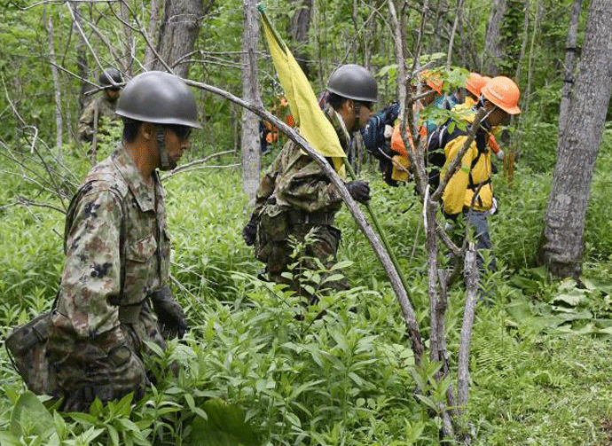 Dječak ostavljen u šumi "po kazni" nađen živ Dječak ostavljen u šumi "po kazni" nađen živ