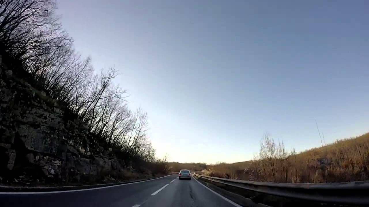 U udesu povrijeđena dvojica mladića U udesu povrijeđena dvojica mladića