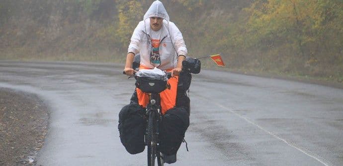 Podgoričanin obilazi svijet na biciklu: Deset hiljada kilometara puta želje i sna Podgoričanin obilazi svijet na biciklu: Deset hiljada kilometara puta želje i sna