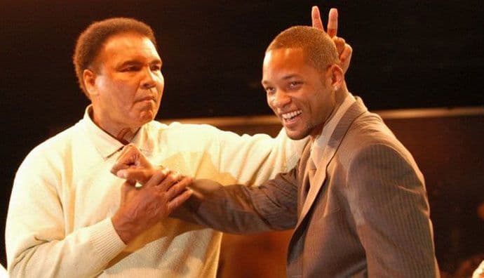 Kovčeg sa tijelom Alija nosiće Vil Smit i Lenoks Luis Kovčeg sa tijelom Alija nosiće Vil Smit i Lenoks Luis