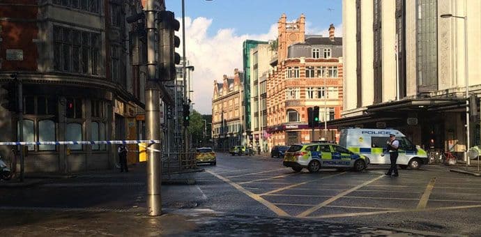 Raznijeli auto pred ambasadom, za svaki slučaj Raznijeli auto pred ambasadom, za svaki slučaj