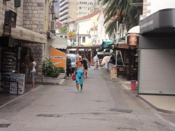 Privremeni objekti moraju raditi minimum pola godine Privremeni objekti moraju raditi minimum pola godine