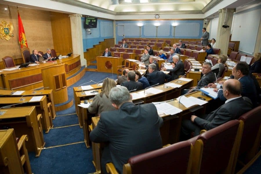 Predložili rezoluciju o podršci NATO članstvu Predložili rezoluciju o podršci NATO članstvu