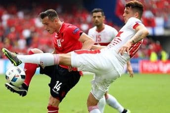 Džaka: Bilo je bizarno igrati protiv brata