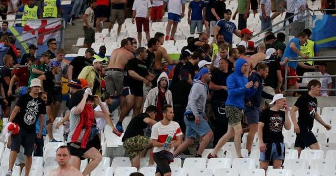 UEFA prijeti Englezima i Rusima izbacivanjem UEFA prijeti Englezima i Rusima izbacivanjem