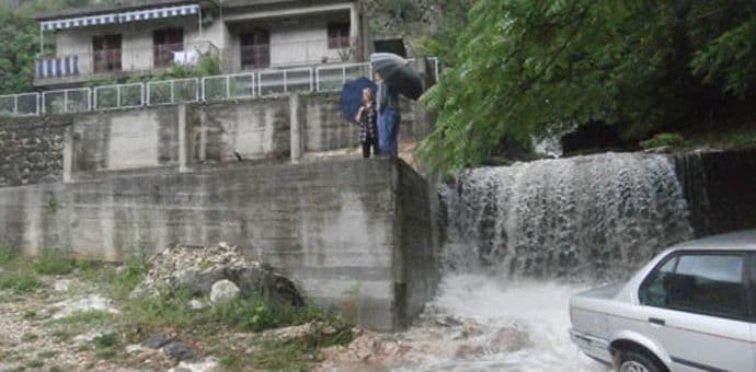 Kotor: Služba zaštite intervenisala na 37 lokacija, obezbijeđen evakuacioni centar Kotor: Služba zaštite intervenisala na 37 lokacija, obezbijeđen evakuacioni centar