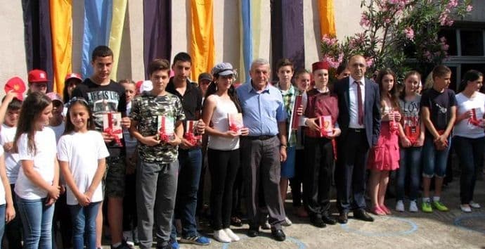 Škola u Mrkojevićima proslavila rođendan i nagradila najbolje đake Škola u Mrkojevićima proslavila rođendan i nagradila najbolje đake