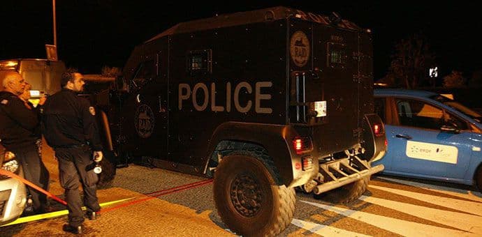 Napadač i majka ubijeni, dijete spašeno Napadač i majka ubijeni, dijete spašeno