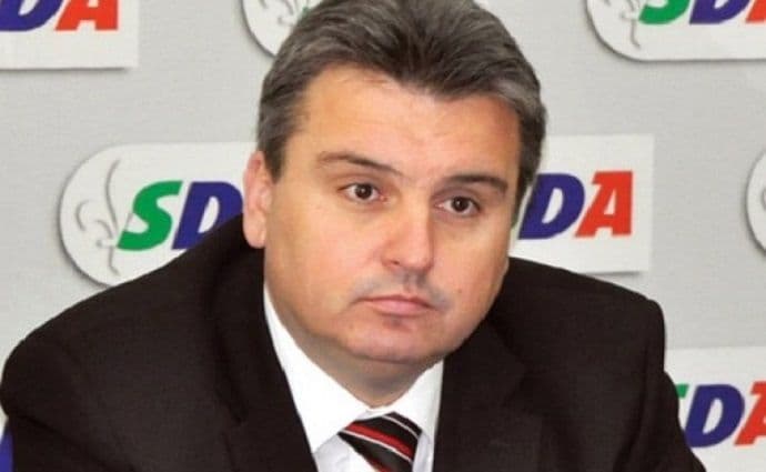 Uhapšen gradonačelnik Bihaća zbog primanja mita Uhapšen gradonačelnik Bihaća zbog primanja mita