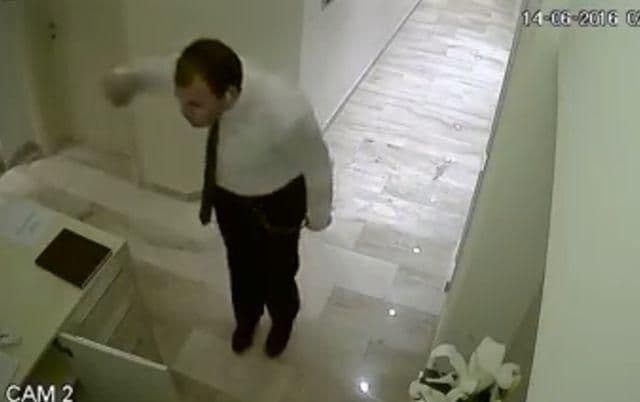 Podgoričanin dobio otkaz samo zato što je radio ovo... (VIDEO) Podgoričanin dobio otkaz samo zato što je radio ovo... (VIDEO)