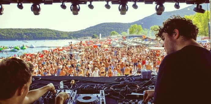 NY TIMES: Obavezno posjetite Sea Dance u Crnoj Gori! NY TIMES: Obavezno posjetite Sea Dance u Crnoj Gori!