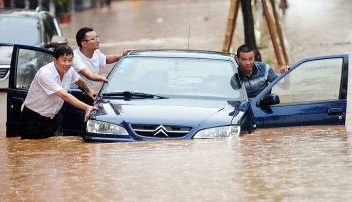 Kina: U poplavama poginulo 25, raseljeno više od 33.000 ljudi Kina: U poplavama poginulo 25, raseljeno više od 33.000 ljudi