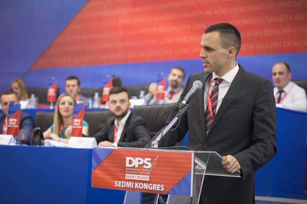 Nikola Pešić ponovo izabran za predsjednika Savjeta mladih DPS Nikola Pešić ponovo izabran za predsjednika Savjeta mladih DPS