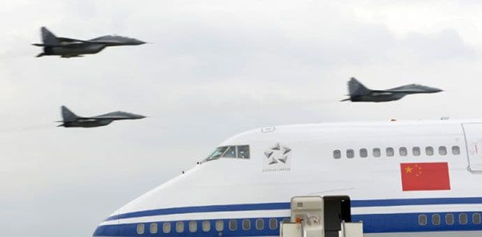 Beograd: Ispraćaj kineskog predsjednika uz avione MiG-29 Beograd: Ispraćaj kineskog predsjednika uz avione MiG-29