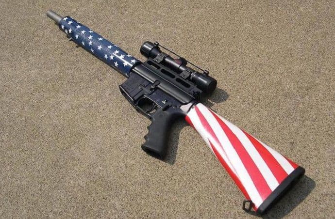 Amerika je prenatrpana oružjem Amerika je prenatrpana oružjem