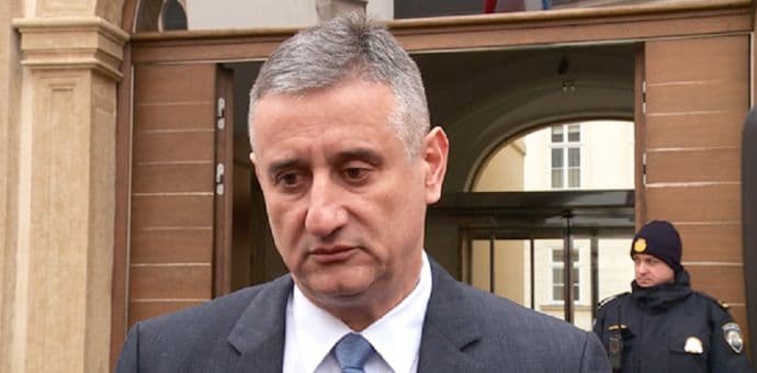 Karamarko podnio ostavku na mjesto šefa HDZ-a Karamarko podnio ostavku na mjesto šefa HDZ-a