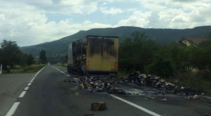 Berane: Izgorjela prikolica kamiona Berane: Izgorjela prikolica kamiona