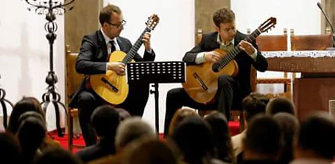 Crnogorski gitaristički duo zatvara festival gitare u Denveru Crnogorski gitaristički duo zatvara festival gitare u Denveru