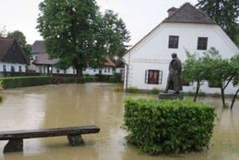 Titova kuća pod vodom