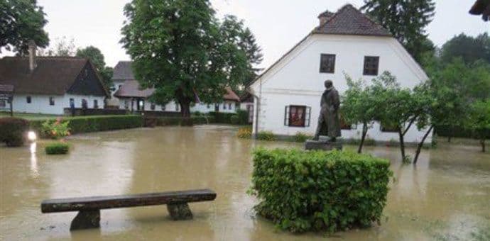 Titova kuća pod vodom Titova kuća pod vodom