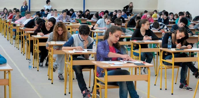 Maturski i stručni ispit u avgustovskom roku od 15. do 17. avgusta Maturski i stručni ispit u avgustovskom roku od 15. do 17. avgusta