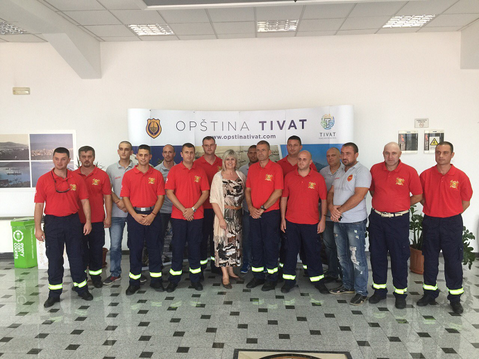 Tivat: Matijević nagradila pripadnike službe zaštite Tivat: Matijević nagradila pripadnike službe zaštite