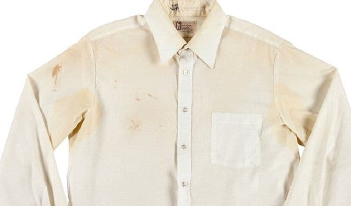 Prodata košulja umazana krvlju Džona Lenona Prodata košulja umazana krvlju Džona Lenona