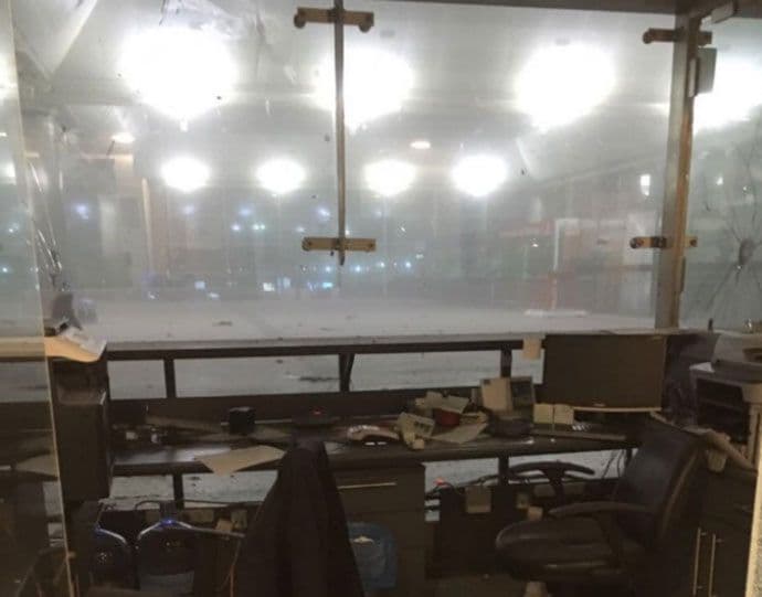 Samoubilački napadi na aerodromu u Istanbulu: Ubijeno najmanje 28, ranjeno 60 ljudi Samoubilački napadi na aerodromu u Istanbulu: Ubijeno najmanje 28, ranjeno 60 ljudi