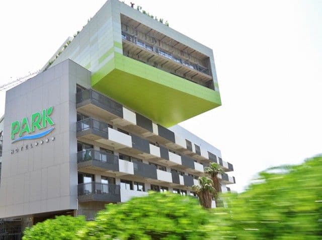 Đukanović sjutra otvara novi hotel "Park" u Bijeloj (FOTO) Đukanović sjutra otvara novi hotel "Park" u Bijeloj (FOTO)