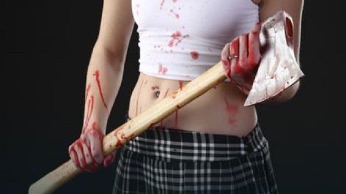 Kćerka sjekirom ubila majku u porodičnoj kući Kćerka sjekirom ubila majku u porodičnoj kući