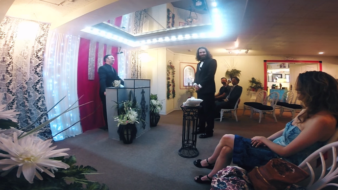 Oženio je mobilni telefon Oženio je mobilni telefon