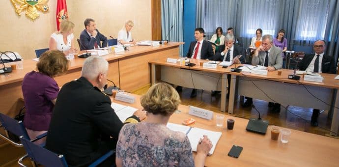 Odbor sjutra o nerasvijetljenim ubistvima i Kotoru Odbor sjutra o nerasvijetljenim ubistvima i Kotoru