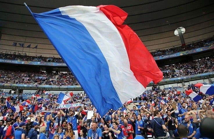 Kontrolisana eksplozija na stadionu "Francuska" pred meč četvrtfinala Kontrolisana eksplozija na stadionu "Francuska" pred meč četvrtfinala