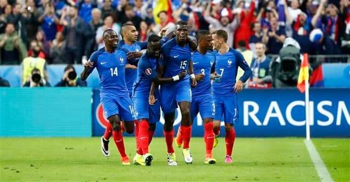 Igrači Francuske evakuisani iz hotela Igrači Francuske evakuisani iz hotela