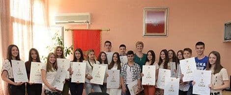 Predstavljamo najbolje učenike OŠ "Vladimir Nazor" Predstavljamo najbolje učenike OŠ "Vladimir Nazor"