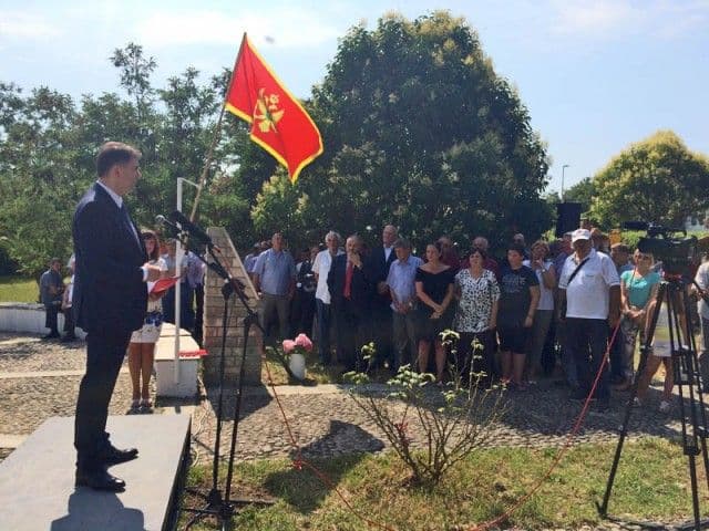 Dan borca: Gurnimo podjele po strani Dan borca: Gurnimo podjele po strani