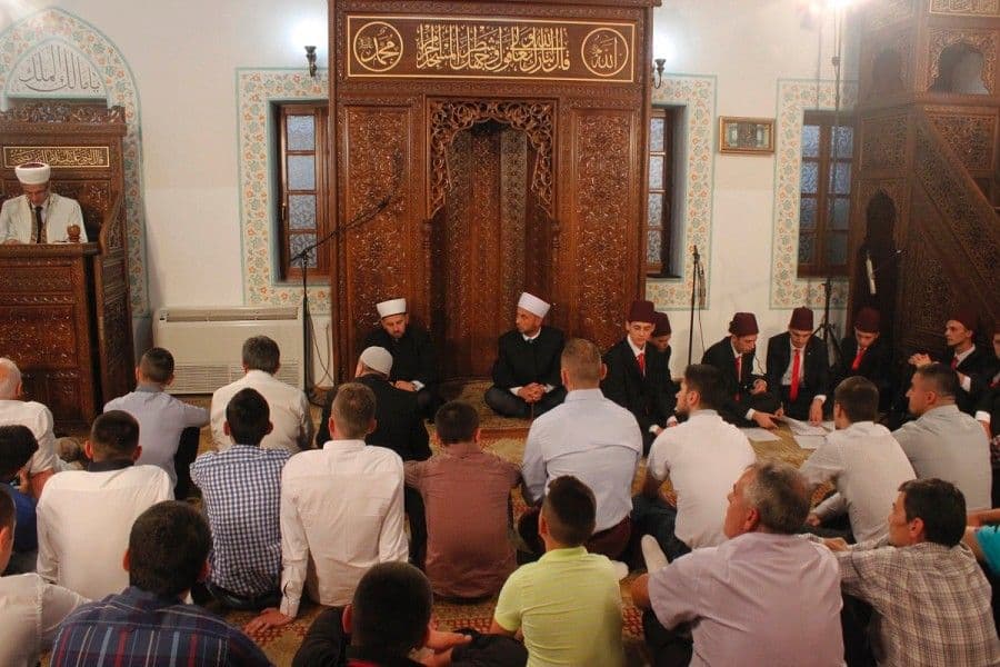 Bajram-namaz klanjan u više od 130 džamija Bajram-namaz klanjan u više od 130 džamija
