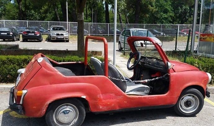 Podgorica: Od Fiće napravio kabriolet Podgorica: Od Fiće napravio kabriolet