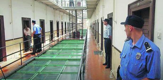 Monstrum iz Loznice: Uhapšen kao pljačkaš, otrkiven kao silovatelj djece Monstrum iz Loznice: Uhapšen kao pljačkaš, otrkiven kao silovatelj djece