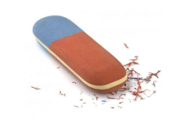 Čemu zaista služi plavi dio gumice za brisanje Čemu zaista služi plavi dio gumice za brisanje