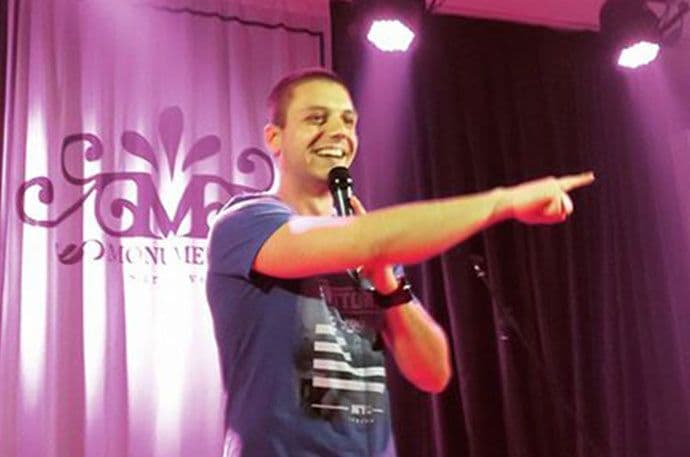 Crnogorski komičar Andrija Dabanović 8. jula nastupa u Splitu Crnogorski komičar Andrija Dabanović 8. jula nastupa u Splitu