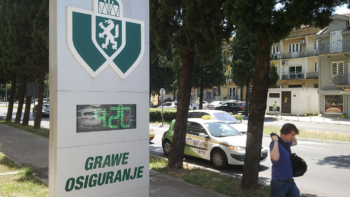 Podgorica: Dok ne stigne naoblačenje pržimo se na 42 stepena Podgorica: Dok ne stigne naoblačenje pržimo se na 42 stepena