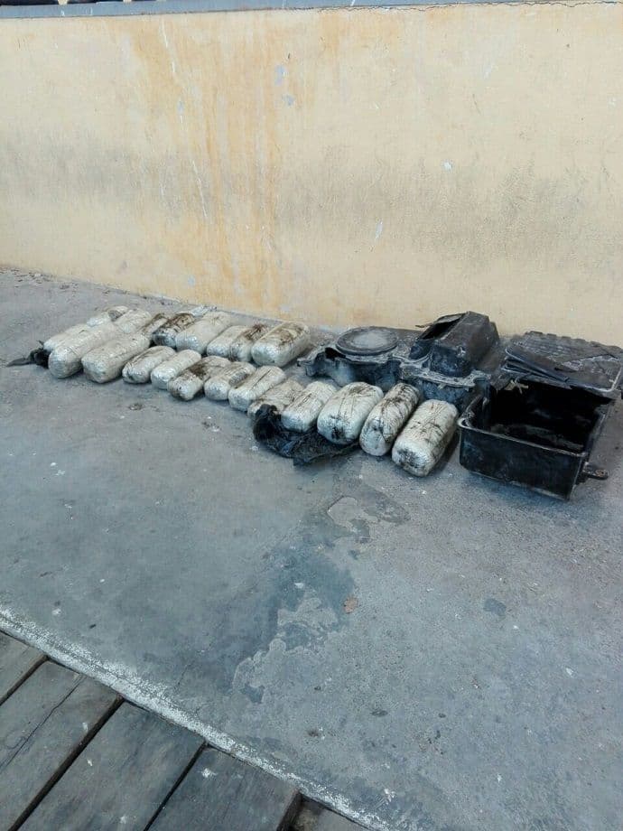 Sukobin-Murićani: U autu pronađeno 15,3 kilograma skanka Sukobin-Murićani: U autu pronađeno 15,3 kilograma skanka